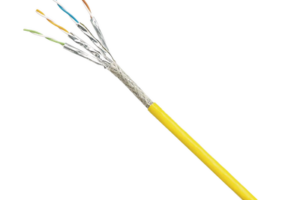 Bobina de Cable Blindado S/FTP Categoría 6A, Uso Industrial con Resistencia al Aceite, Rayos UV y Abrasión, Multifilar (Flexible), Color Amarillo, Bobina de 500m