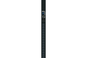 PDU Monitoreable (MI) para Distribución de Energía, Enchufe de Entrada NEMA 5-15P, Con 16 Salidas NEMA 5-20R, de Instalación Vertical, 120 Vca, 15 Amp