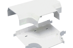 Accesorio en "T", para uso con canaleta T70, Material PVC Rígido, Color Blanco Mate