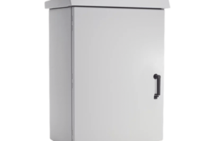 Gabinete Para Exterior OSP ComLine, Protección NEMA 4/12/4X/3/3R; IP66, 600 mm de Ancho, 500 mm de Profundidad, 12 UR, De Aluminio, Color Gris Claro