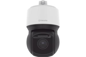 Cámara PTZ IP antivandálica 8MP / 30x Zoom Óptico / IR 200m  / Exterior IP66 / NEMA4X / Auto tracking / H.265 & WiseStream / Wiper incluido
