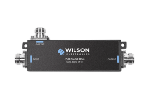 Separador TAP -7 dB con rango de frecuencia de 575 a 6000 MHz. Ideal para separar las antenas a diferentes longitudes de cable coaxial. 50 Ohm. Conectores N Hembra.