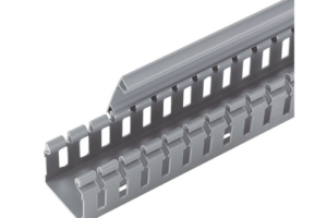 Canaleta Ranurada de PVC sin Tapa, Tipo H (Tapa Abisagrada), 55.1 mm de Ancho, 50.3 mm de Alto y 1828.8 mm de Largo, Color Gris