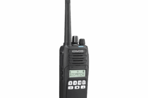 Radio portátil UHF 400-470 MHz, Digital NXDN-Analógico, 5 Watts, 260 Canales, 9 Teclas, Roaming, Encriptación, GPS, Inc. antena, batería, cargador y clip