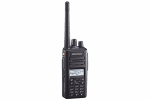 Radio portátil UHF 800/900 MHz, 260 Canales, Digital NXDN-DMR-Análogo, GPS, Bluetooth, IP67, 2 Pines, Incluye Batería-Antena-Cargador-Clip.