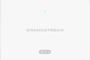 Punto de acceso Wi-Fi 6 con switch PoE integrado, configuración desde la nube gratuita o desde controlador.