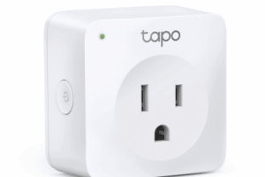 Mini tomacorriente inteligente Wi-Fi, 100 - 120V~, 50/60Hz, 15.0A, compatible con Amazon Alexa y Google Assistant, color blanco.