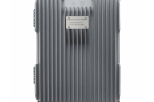 COBERTURA DE HASTA 5 km / Amplificador de Señal Celular / Banda 5, 850 MHz / 20 Watts de Potencia / Banda Ancha Multioperador / Protección Autoexcitación / Monitoreo USB / Gabinete IP65.