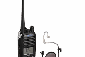 Radio Portátil Marino TXM52 / Sumergible IP67 / Luz Activada por Agua / NRC Reducción de Ruido / Dual-Watch / 5W de Potencia / Incluye Micrófono Audífono de Tubo Acústico