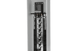Centro de carga trifásico ES de 42 espacios, 120/240vca, Barra de aluminio, Nema 1, uso interior. Incluye tapa.