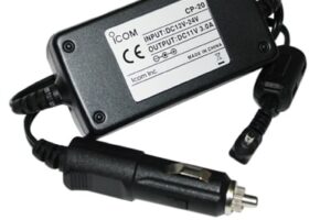 Adaptador vehícular con conexión a entrada de encendedor, para cargar radios IC-A6/ IC-A24, IC-A25