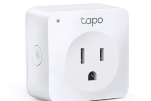 Mini tomacorriente inteligente Wi-Fi, 100 - 120V~, 50/60Hz, 15.0A, compatible con Amazon Alexa y Google Assistant, color blanco.