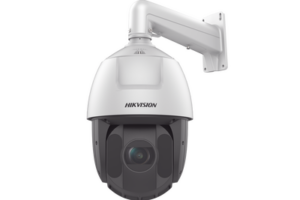 PTZ IP 4 Megapixel / 25X Zoom / 150 mts IR / DARKFIGHTER / ACUSENSE (Evita Falsas Alarmas) / Exterior IP66 / WDR 120 dB / PoE+ / Alarmas y Audio I/O / Micro SD / Metal / 24 VCA