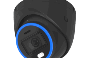 Cámara UniFi Protect Turret AI Negra / 4K(8MP) / Ángulo ultra-ancho 109.9 / Visión Nocturna IR 40 m / AI Avanzado: Reconocimiento de Rostros y Matrículas / LED p/color en la noche / Micrófono 2 vías / ranura Micro