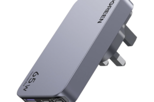 Cargador Rápido GaN 65W UGREEN / 2 Puertos USB-C + 1 Puerto USB-A / Tecnología GaN / Carga Rápida PPS PD 3.0 QC 4.0 / Compatibilidad Universal 100-240V / Diseño Compacto