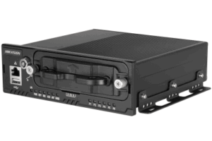 NVR Móvil de 8 Canales / 5 Megapixel / 4 Puertos PoE + 4 Vía Switch / 2 Bahías de HDD / Incluye Modulo GPS / Conector M12