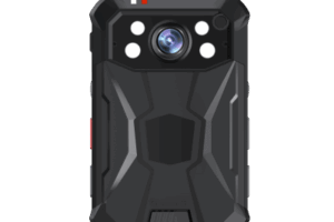 Body Camera Portátil / Grabación a 2K / Pantalla 2.4" LCD / IP68 / H.265 / 64 GB de Almacenamiento / GPS / WIFI / 3G y 4G / Fotos de Hasta 40 Megapixel / Micrófono Integrado