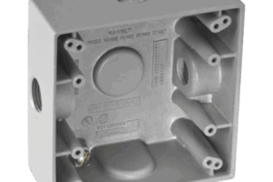 Caja Cuadra de 1/2" a Prueba de  Intemperie/ Cuenta con 3 salidas.
