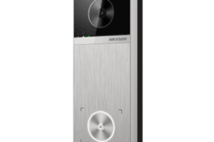 Videoportero / 4 Megapixel / Ángulo de Visión 150° / Control de 2 Cerraduras / Desbloqueo por Tarjeta, Hik-Connect y Estación Interior / IP65 / PoE IEEE802.3at / Compatibilidad ONVIF / H.265