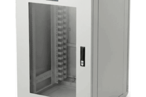 Gabinete Rackeable / 18 Unidades / 19 Pulgadas / Puerta de Cristal / Capacidad de Carga 750 Kg / Dimensiones 600x605x930 mm (23.6x23.8x36.6 in)