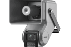 Cámara IP 4 Megapixel + Bocina IP Integrada / Lente Motorizado 2.8 a 12 mm / 7 Watts de Potencia / Exterior IP67 / PoE+ / Metal / DualLight (50 mts IR 20 mts Luz Blanca) /2 Micrófonos Integrados / MicroSD