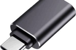 Adaptador USB-A a USB-C de Yealink para conectar accesorios y auriculares compatibles.