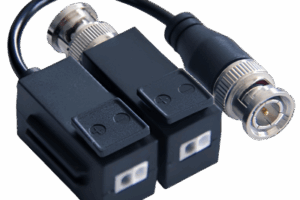 Kit de Transceptor (Balluns) TURBOHD con Boton Push / Hasta 8 MP (4K) / 100% Cobre / Soporta HD-TVI / AHD / CVI / CVBS / Audio por Coaxitron / Datos para Menu de Configurar de Cámaras