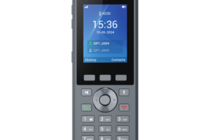 Teléfono Inalámbrico DECT HD Reforzado DP735 / 20 Cuentas SIP / Pantalla TFT LCD 2.4 Pulgadas / Alcance 400 m Exteriores / IP67 / Audio Full HD / Batería 2000 mAh / Compatible con Estaciones Base DP750, DP752, DP755