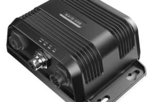 Transponder AIS Clase B / Frecuencia 156.025 a 162.025 MHz / IP67 / GPS Externo SMA / NMEA 2000