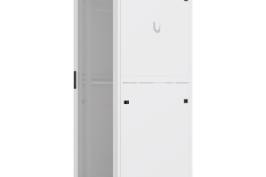 Gabinete de Rack 42U / Acero SPCC / Carga 800 kg (1763.7 lb) Estática / Profundidad Ajustable / Puertas Perforadas / Ruedas con Seguro