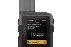 Dispositivo de Comunicación Satelital / SOS Interactivo / Pantalla Táctil MIP 1.9 in / GPS Multibanda / Autonomía 14 Días / IP67 / MIL-STD-810
