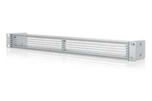 UACC Rack Mount Panel Vented 1U – Panel Ventilado de 1U para Rack, Ideal para Cubrir Espacios No Utilizados y Mantener un Aspecto Limpio y Ordenado