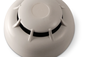 Detector de Humo Óptico / 4 Sensibilidades Programables 0.08-0.15 dB/m / Muestreo Cada 4 s / Compensación Automática de Suciedad / IP43 / Consumo Ultra Bajo 90 µA