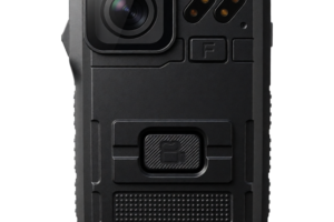 Body Camera / Full HD 1080p / Ángulo 120° / Visión Nocturna IR 10 m (32.8 ft) / Batería 3600 mAh / Memoria 64 GB