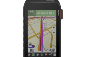 Navegador GPS Outdoor / Pantalla WVGA 5" / 480 x 800 / Batería 24 Horas / IPX7 / MIL-STD-810 / Cámara 8 MP / Brújula 3 Ejes